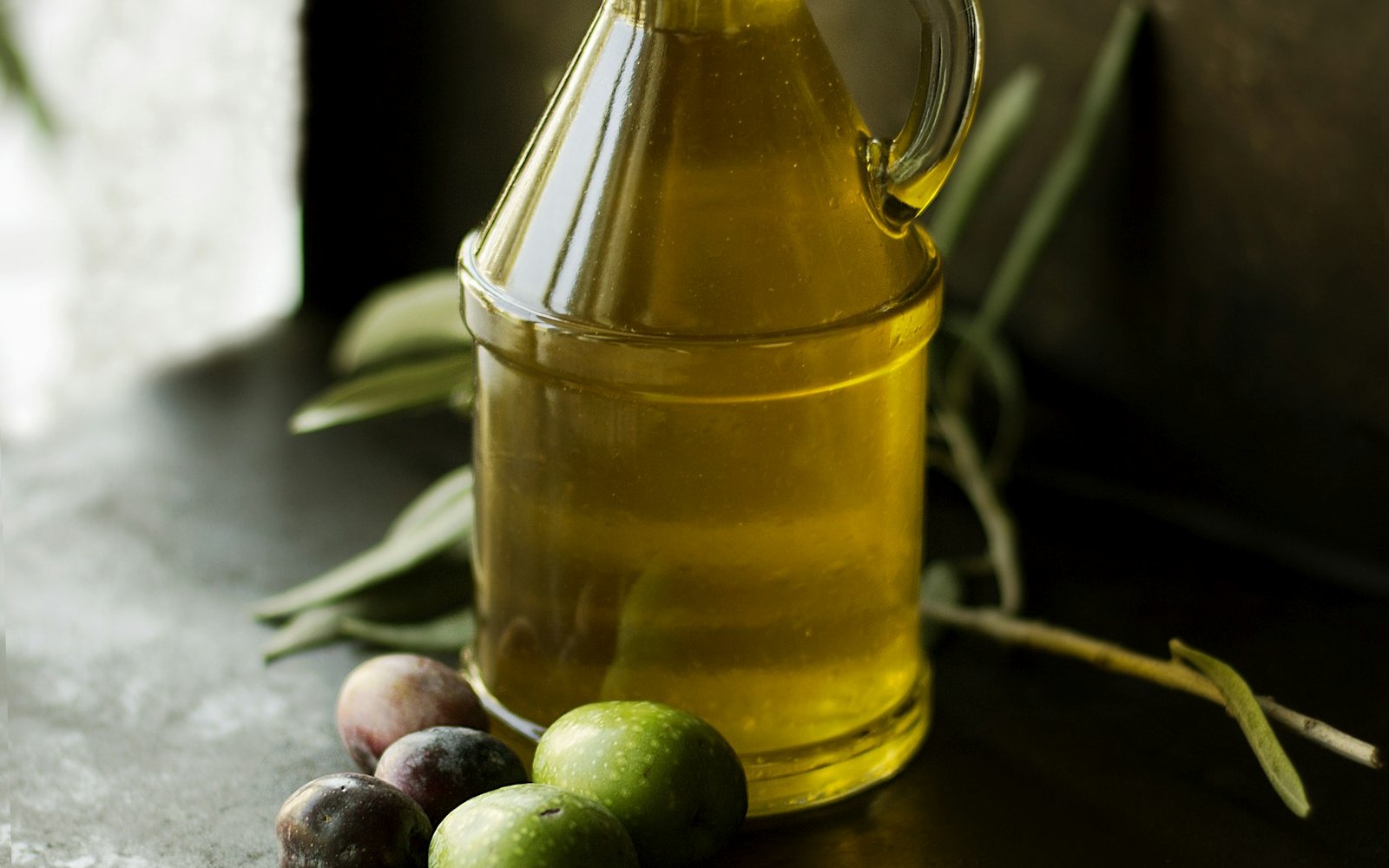 Bragg Buying Guide: Official ACV, Liquid Aminos, and Capsules From Santa Barbara