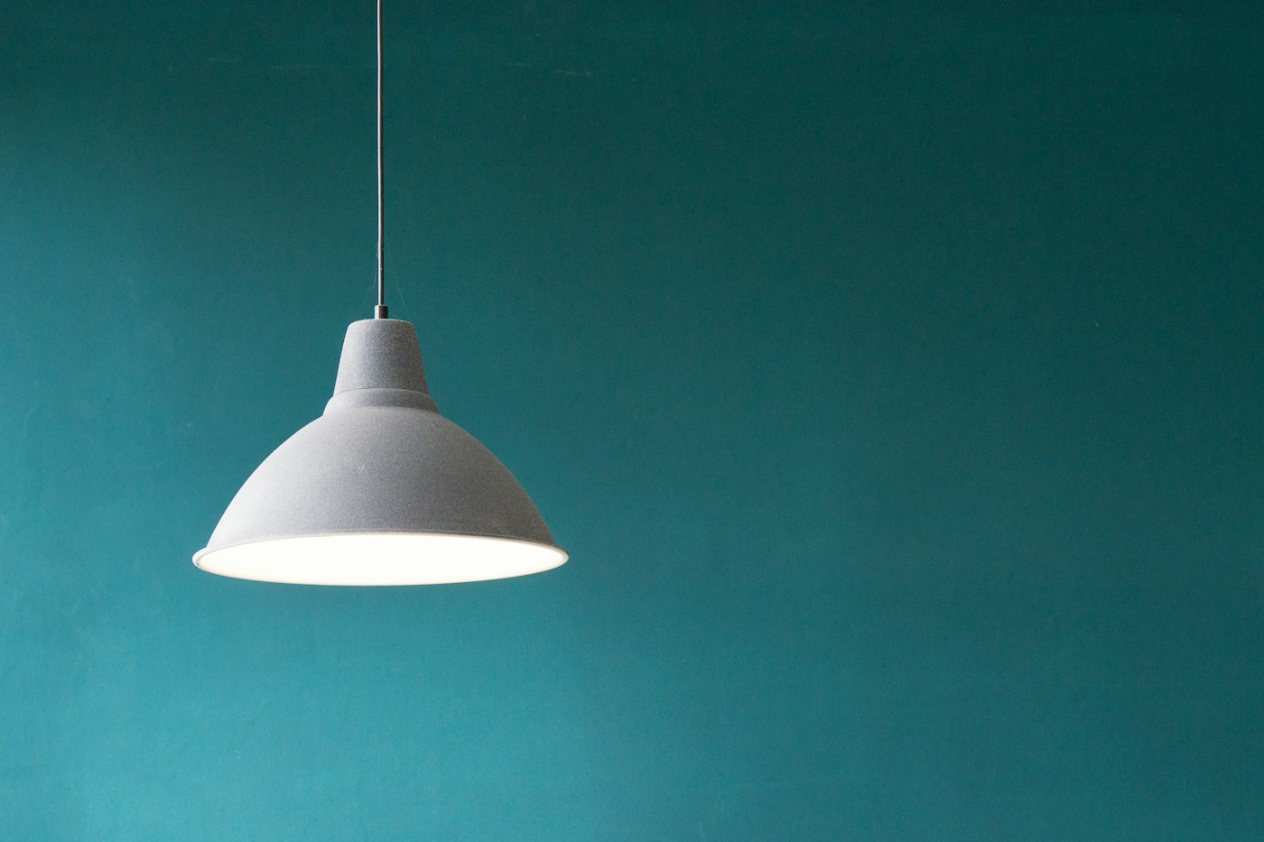 Lampe et Lumière Buying Guide: Pricing the Hapert Warehouse From a Paris Letterbox