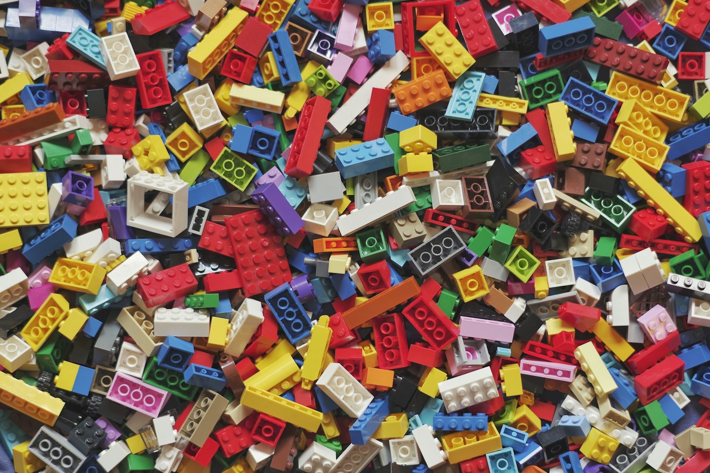Wicked Brick Buying Guide: Cottenham Acrylic Cases, Helmet SKU Traps, and the $200 US Ship Line